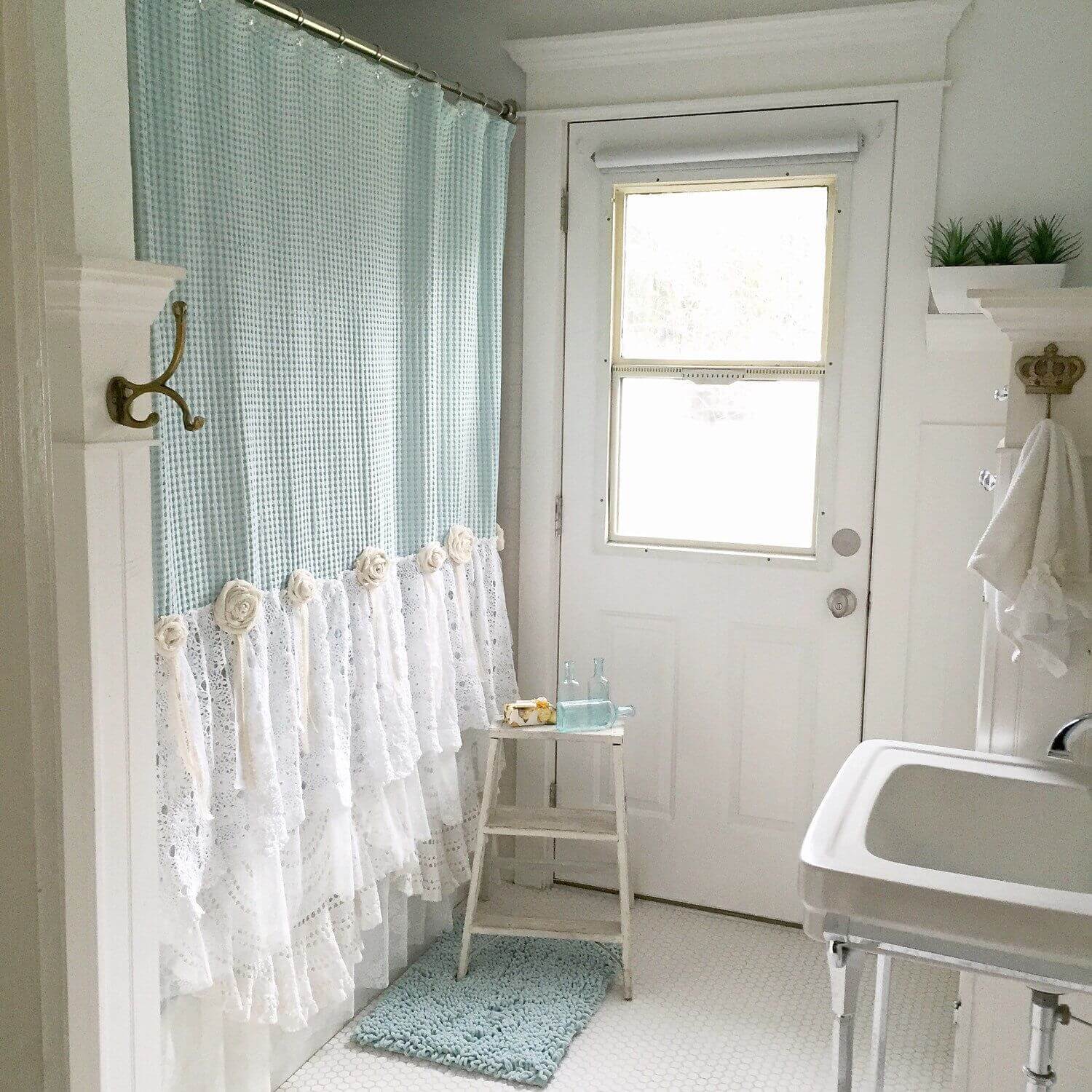 Los Retazos de Tela Son Perfectos Para Hacer Cortinas de Baño
